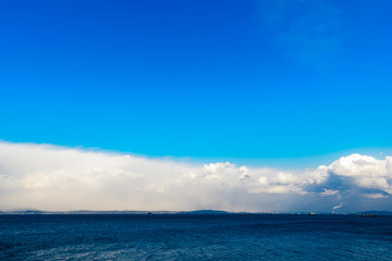 Obraz premium 青空と海