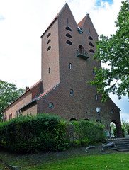 Fototapeta na wymiar Dorfkirche Göhren auf Rügen
