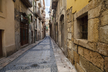 Fototapeta na wymiar Old street in Tarragona,Spain.