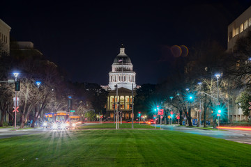 Fototapeta na wymiar Night view of the historical California State Capitol