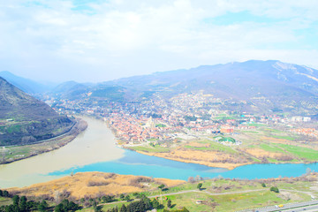 Панорама на город и реку. Слияние рек Куры и Арагвии....