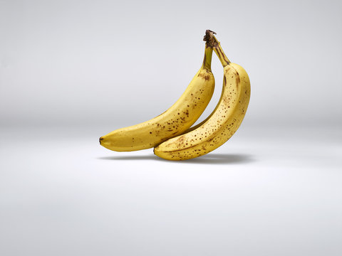 zwei reife Bananen