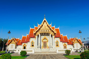 Naklejka premium The Marble Temple, Wat Benchamabopit Dusitvanaram in Bangkok, Thailand