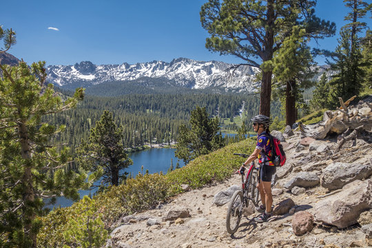 Mountainbike fahren in Mammoth Lakes, Sierra Nevada, Californien, USA © Uwe