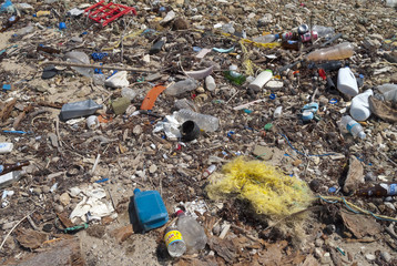 Plastikmüll am Strand der Insel Christmas Island im indischen Ozean