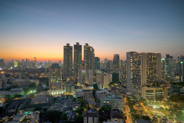 Fototapeta na wymiar Top view : modern building in Business district at Bangkok city with skyline at twilight,Thailand.