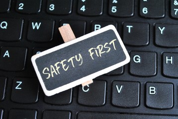Safety first - obrazy, fototapety, plakaty