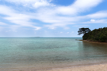 Fototapeta na wymiar 船浦海中道路付近の風景（西表島）
