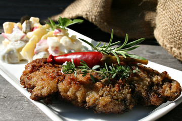 organisch, lifestyle, schnitzel, kartoffelsalat, leber, paniert, werbetafel, modern, neu, prospekt, deli