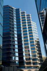 Obraz premium Skyscraper bottom view