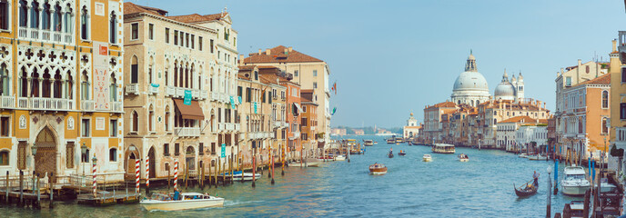 Naklejka premium anoramic view of Canal Grande with Basilica di Santa Maria della Salute in Venice, Italy.