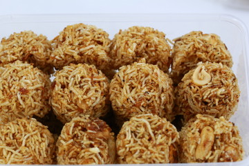 crisp fried rice noodles on background