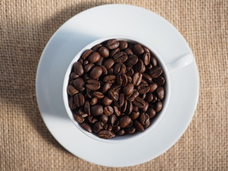 美味しそうなコーヒーとコーヒー豆