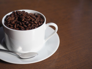美味しそうなコーヒーとコーヒー豆