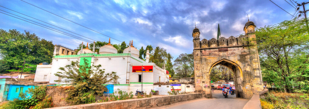 Jamil Baig Masjid Mosque and Mahmud Darwaza Gate in Aurangabad, India