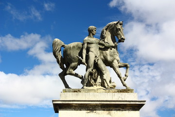Fototapeta na wymiar Reiterstatue Pont D´Iena Paris