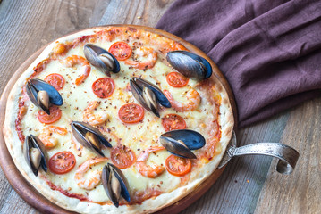 Pizza with seafood