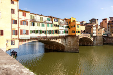 Obraz na płótnie Canvas Ponte Vecchio over Arno river in Florence, Italy