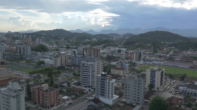 aerea drone cidade com predios