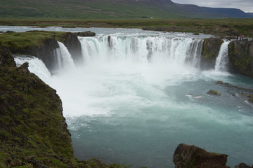 Landschaft rund um den Goðafoss - Wasserfall in Nord-Island