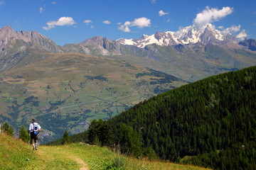 Fototapeta na wymiar randonnée, trek, montagne, Mont-Blanc, Savoie, Tarentaise, France