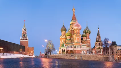 Fotobehang MOSCOW, RUSSIA: Panoramic view of Saint Basil Cathedral. © christian vinces