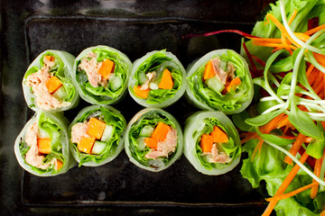 Fresh spring rollFresh Tuna spring roll, traditional vietnamese food serve with mix vegetable in...