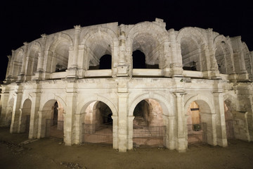 Francia, Arles, l'Anfiteatro Romano di notte.