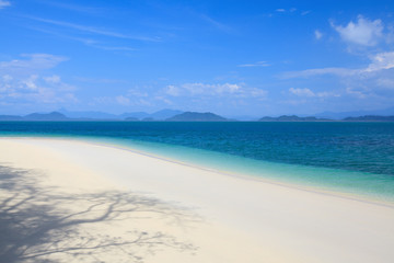Fototapeta na wymiar Pure white sand beach on Khang Khao Island.
