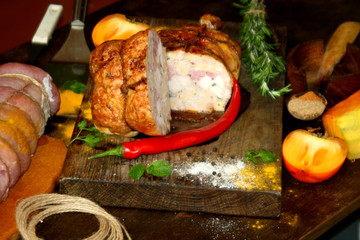 запечённая фаршированная курица. 