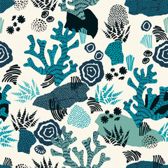 Naklejka premium Vector sea seamless pattern with hand drawn textures.