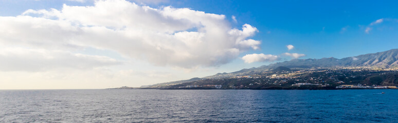 Fototapeta na wymiar Blick auf Santa Crutz de La Palma