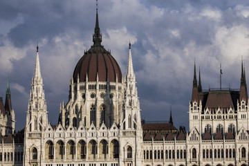 Obraz premium The Hungarian Parliament Building on the bank of the Danube in Budapest