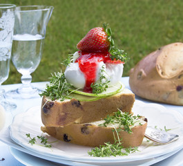 brioche with raisins and strawberries jam