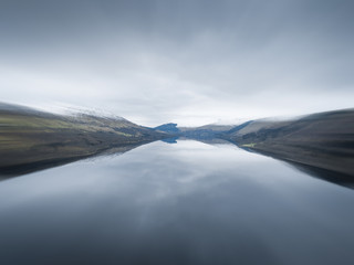 Fototapeta na wymiar Stormy Loch