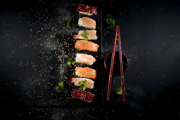 Plat de sushi japonais typique