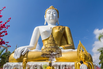 10 / Jan / 18 To bless the New Year.  At The Great Buddha, Wat Phra That Doi Kham. The landmark of...