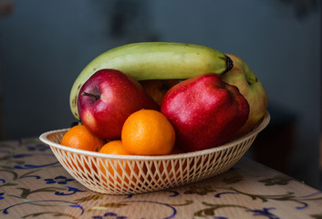 apples orange tangerines fruit basket