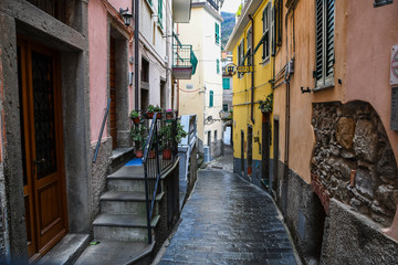 チンクエテッレ～険しいリグーリア海岸の5つの村（イタリア・リグーリア州）　リオマッジョーレの路地