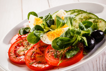 Boiled eggs and vegetables 