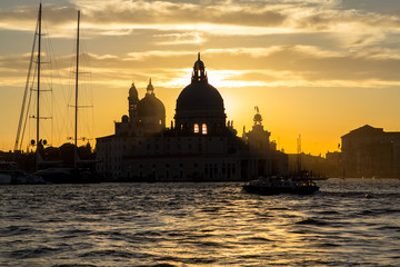 Obraz na płótnie Canvas Sunset behind the Church of Madonna Della Salute in Venice