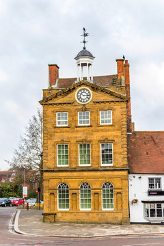 Day view of The Moot Hall building roof in Daventry town centre