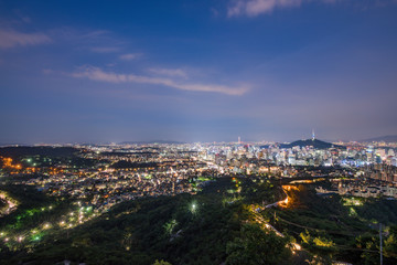 인왕산에서 바라본 서울시내