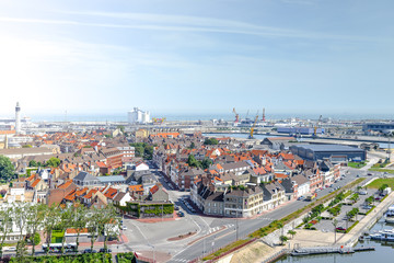 Calais et son port