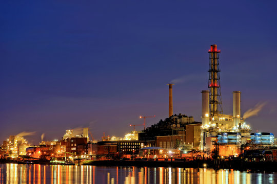 Industriegebiet in Ludwigshafen 

