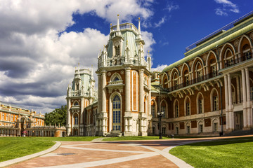 Obraz premium The Palace of Tsaritsyno Park in Moscow, Russia.