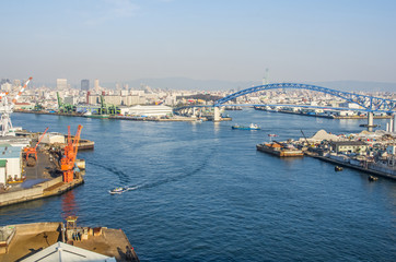 Fototapeta na wymiar 大阪・運河と千歳橋のある風景