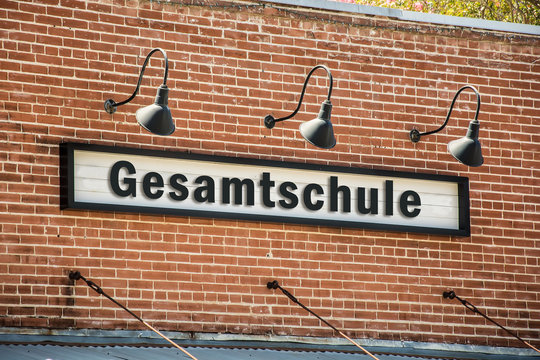 Schild 261 - Gesamtschule
