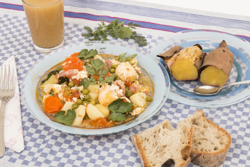 Traditional green peas with egg
