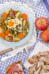 Traditional green peas with egg
